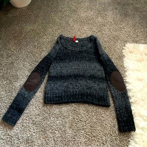 Divided Grey Sweater With Elbow Pads